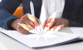 Le Président Maltais Signe Officiellement le Projet de Loi sur la Légalisation du Cannabis Le Président Maltais Signe Officiellement le Projet de Loi sur la Légalisation du Cannabis